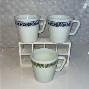 Vintage ☕️ Pyrex Mug Set (3)